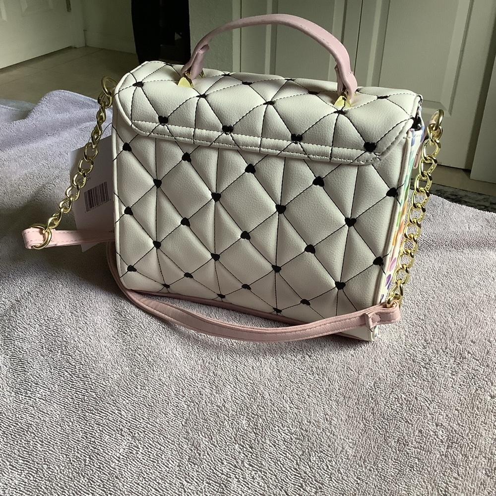 ๐๐๐ Luv Betsey by Betsey Johnson Quilted Crossbody Bag. NWT - Picture 5 of 15